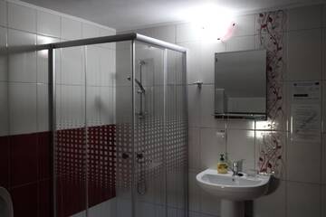 Фото номера Большой двухместный номер с 1 кроватью Фермерские дома La Casa Boierului г. Cătunele 2